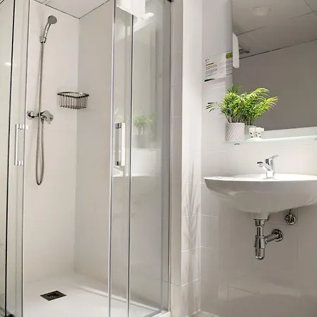 Original Domino House 4*